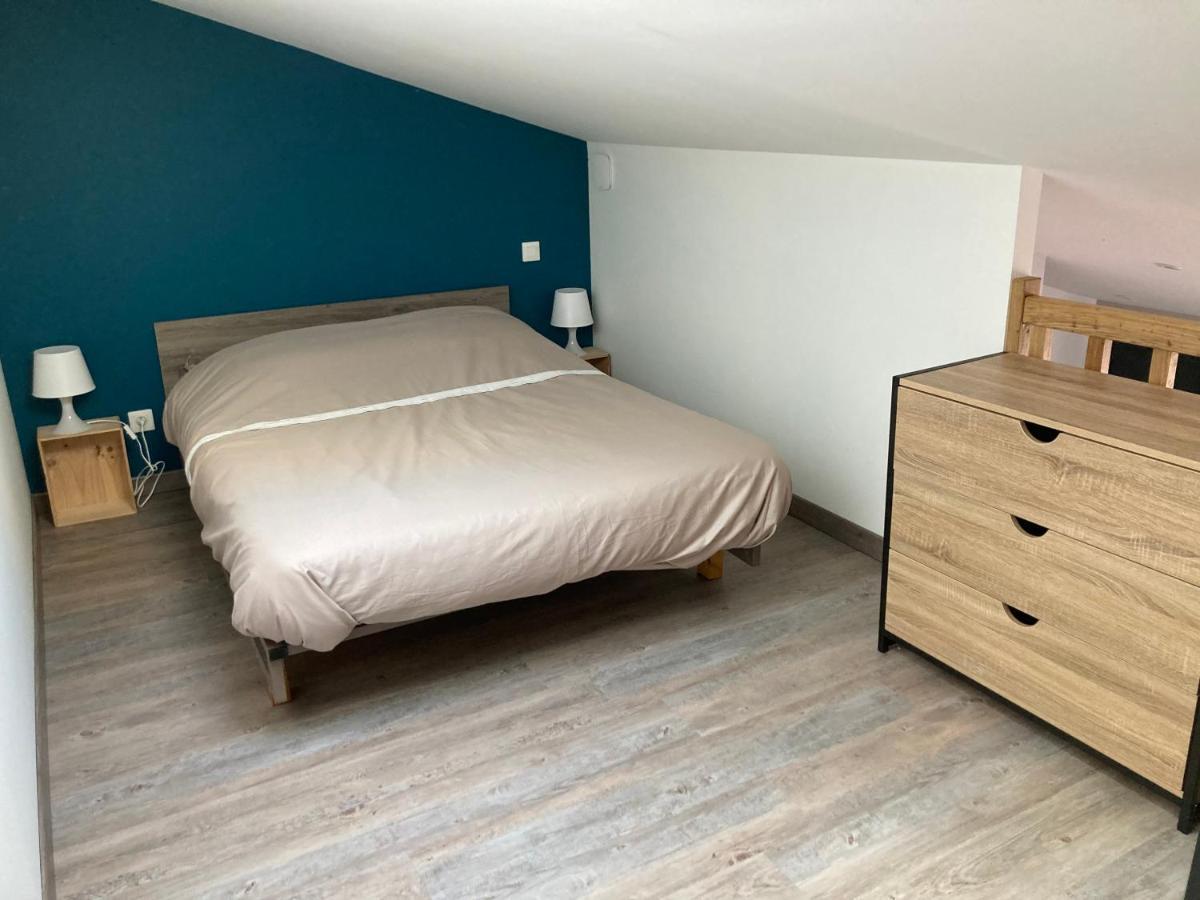 Studio Meuble Du Bourg Puymiclan Εξωτερικό φωτογραφία