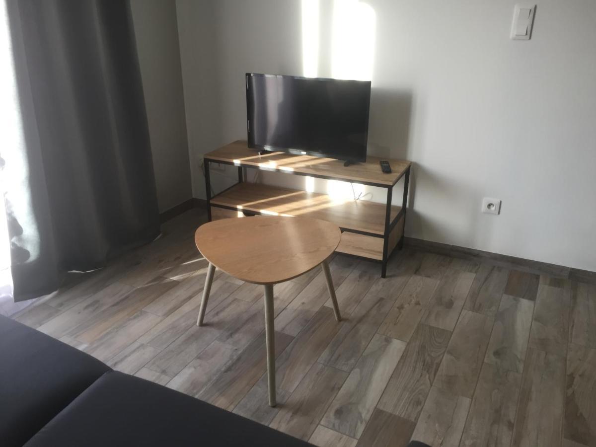 Studio Meuble Du Bourg Puymiclan Εξωτερικό φωτογραφία